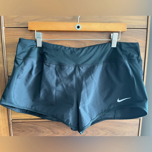 Nike Shorts Black Size XL - Picture 2 of 6